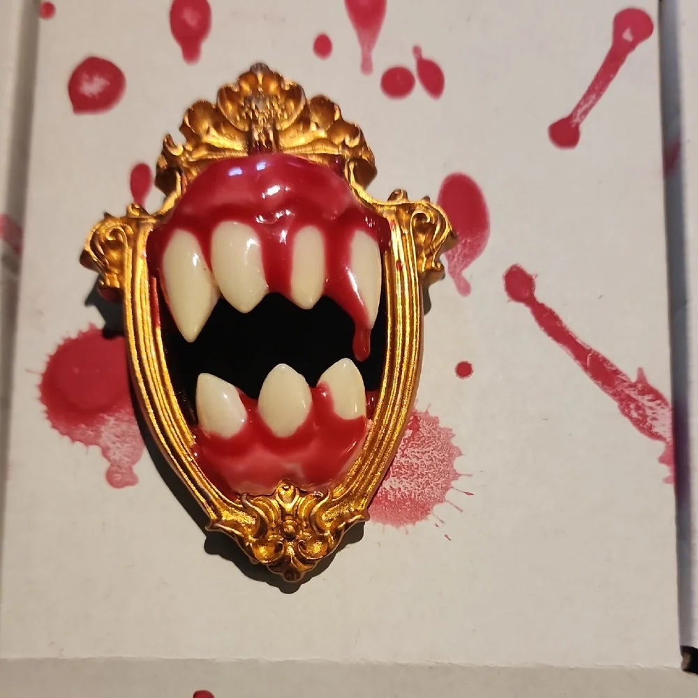 Vampire Fang Pin - Picture 1 of 6